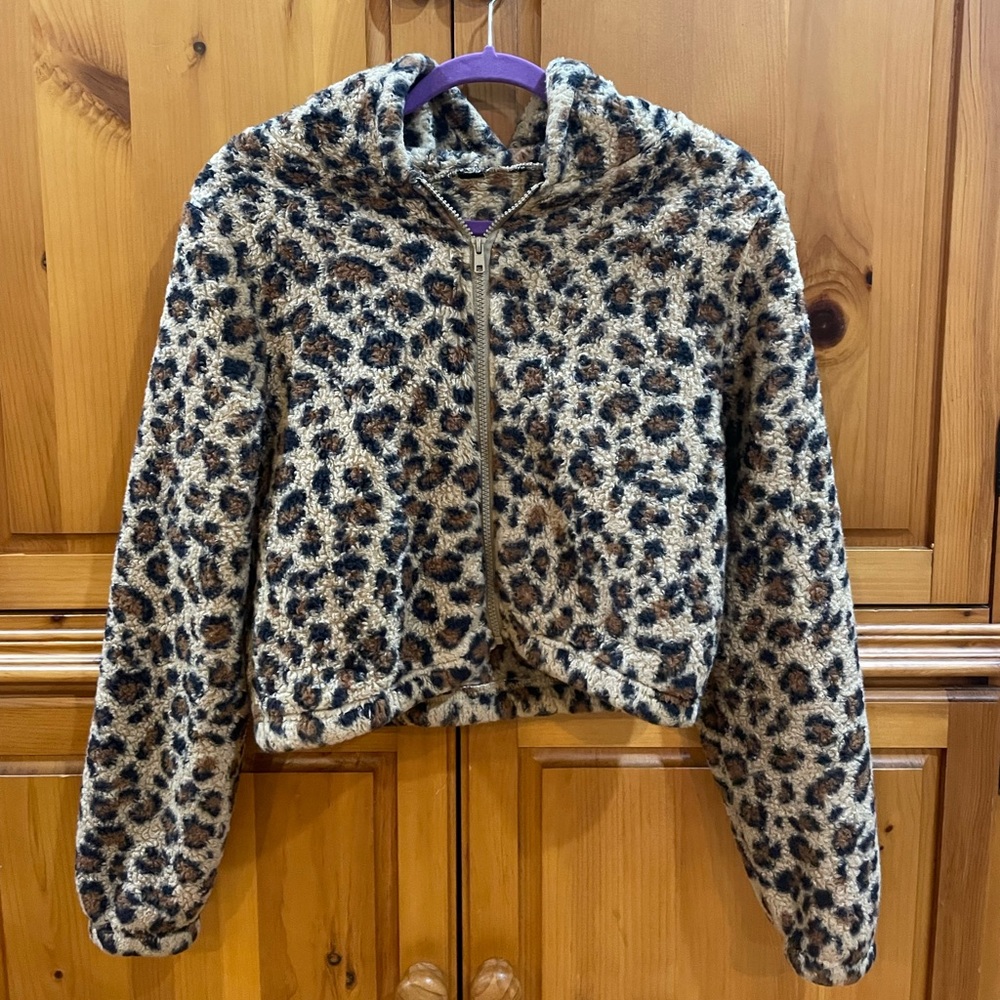 Unknown Brand Leopard/Cheetah Print Zip Up Cropped Sweatshirt Size Small